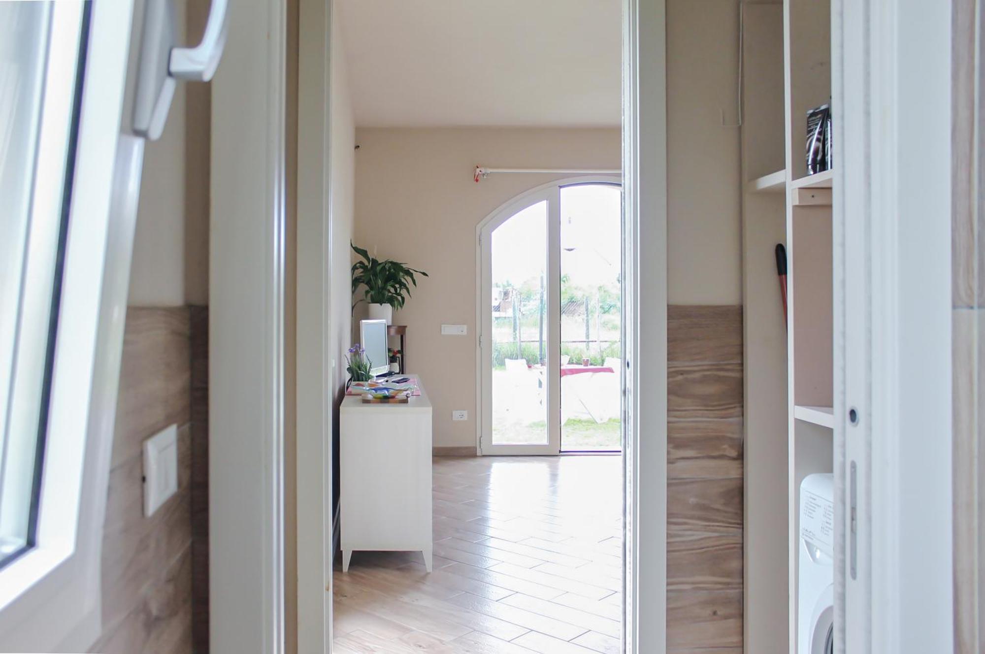 Modern Home With Private Parking Near The Station! 루카 외부 사진
